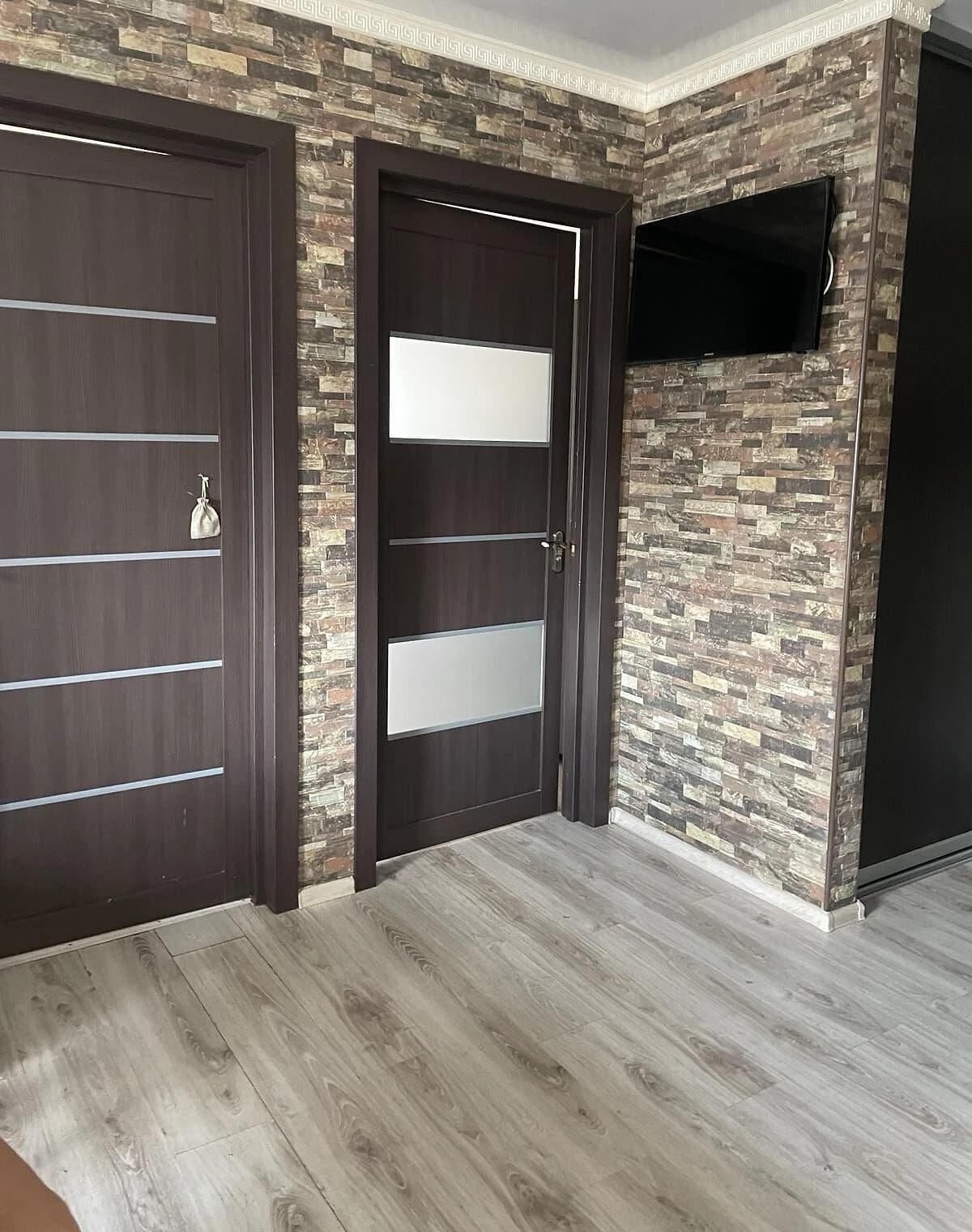 2-кімнатна квартира, Прилуки: євроремонт, цегляні стіни - фото 4