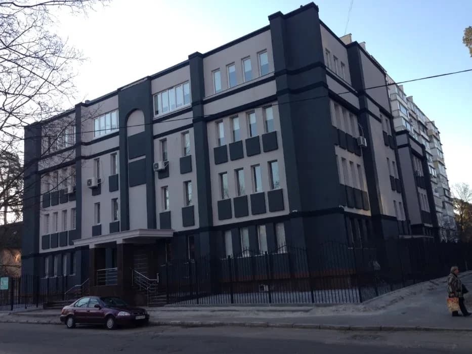 Окрема будівля, Святошинський: 38 кабінетів, сховище, тераса - фото 5