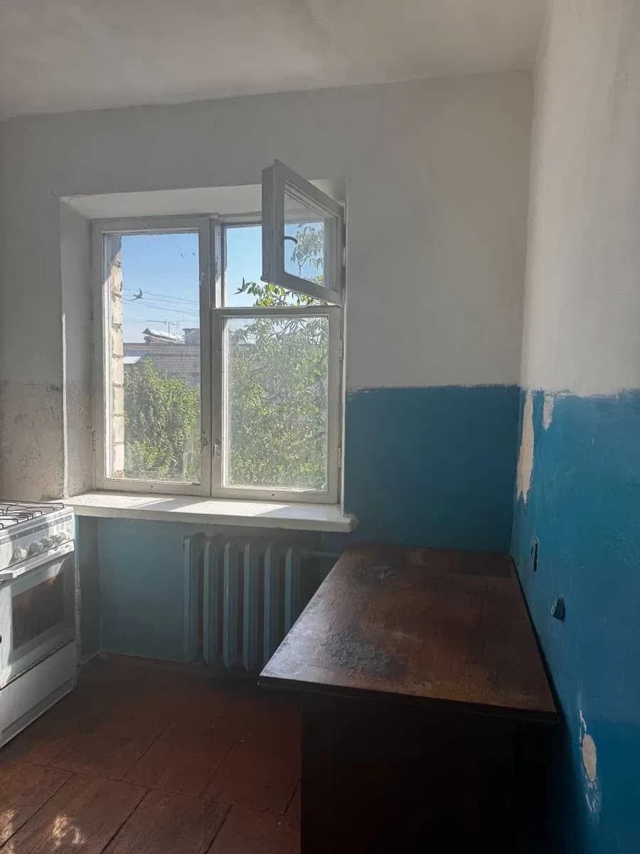 2-кімнатна квартира, Чернівці: київка, горище, засклений балкон - фото 4