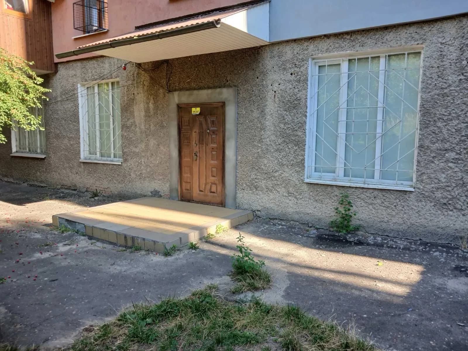 Приміщення, Нововолинськ: два санвузли, сигналізація - фото 1