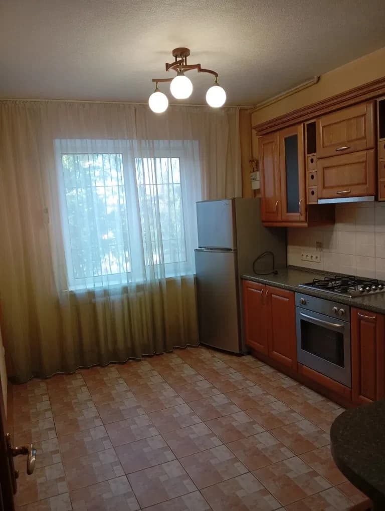 4-кімнатна квартира, ж/м Перемога 6: капітальний ремонт, торг