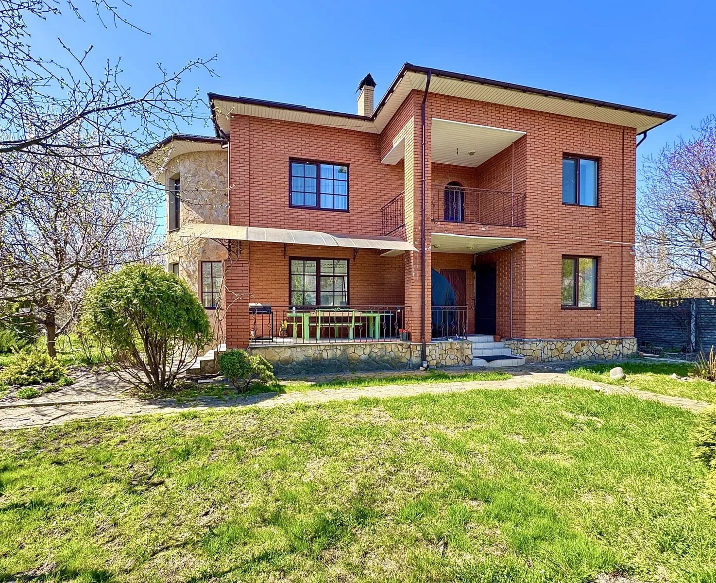 Будинок у ЖК Варшавський: мансарда 90 м², 4 спальні, тепло без світла - фото 1