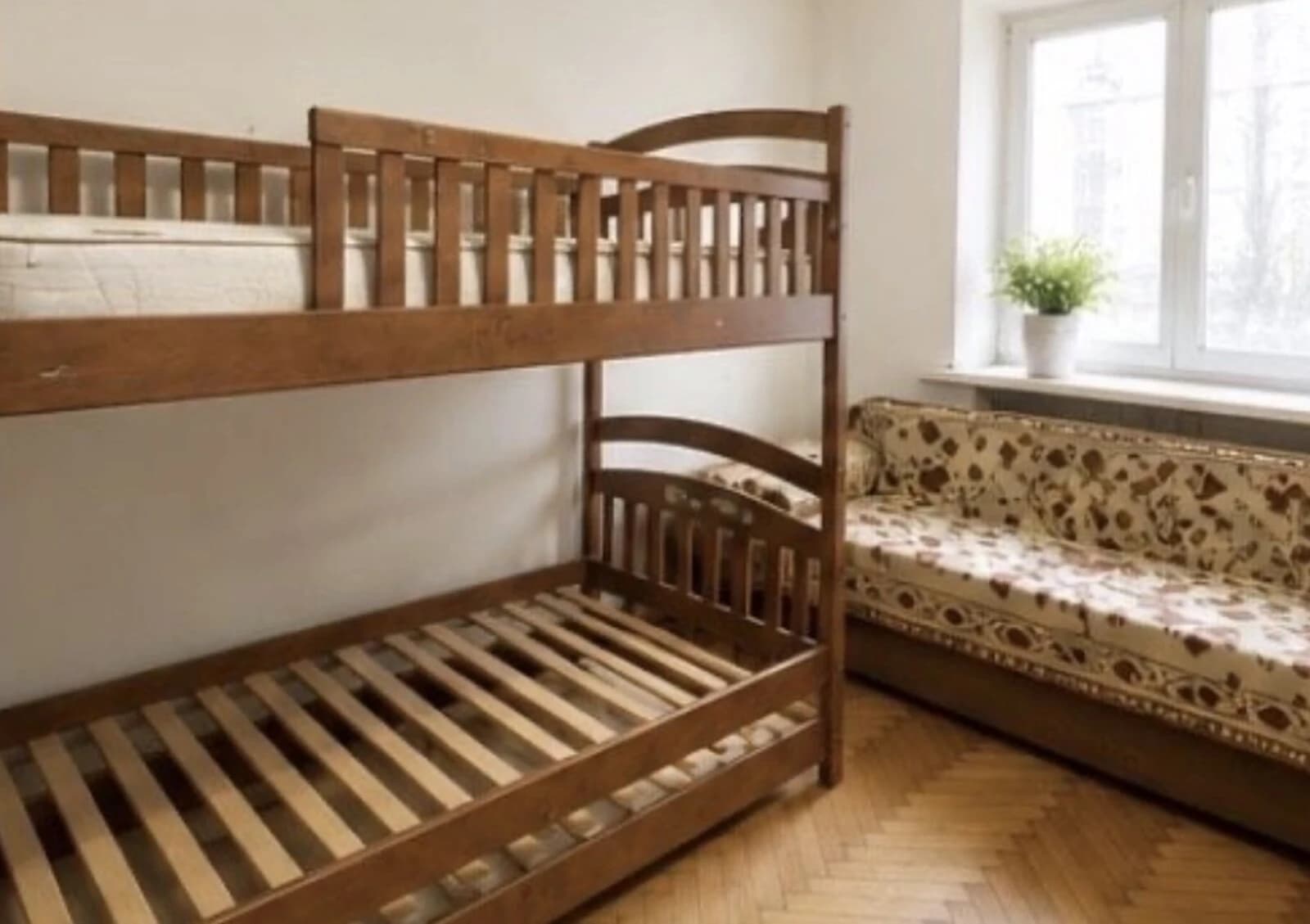 3-кімнатна квартира, Бровари: цегляні стіни, внутрішній двір - фото 3