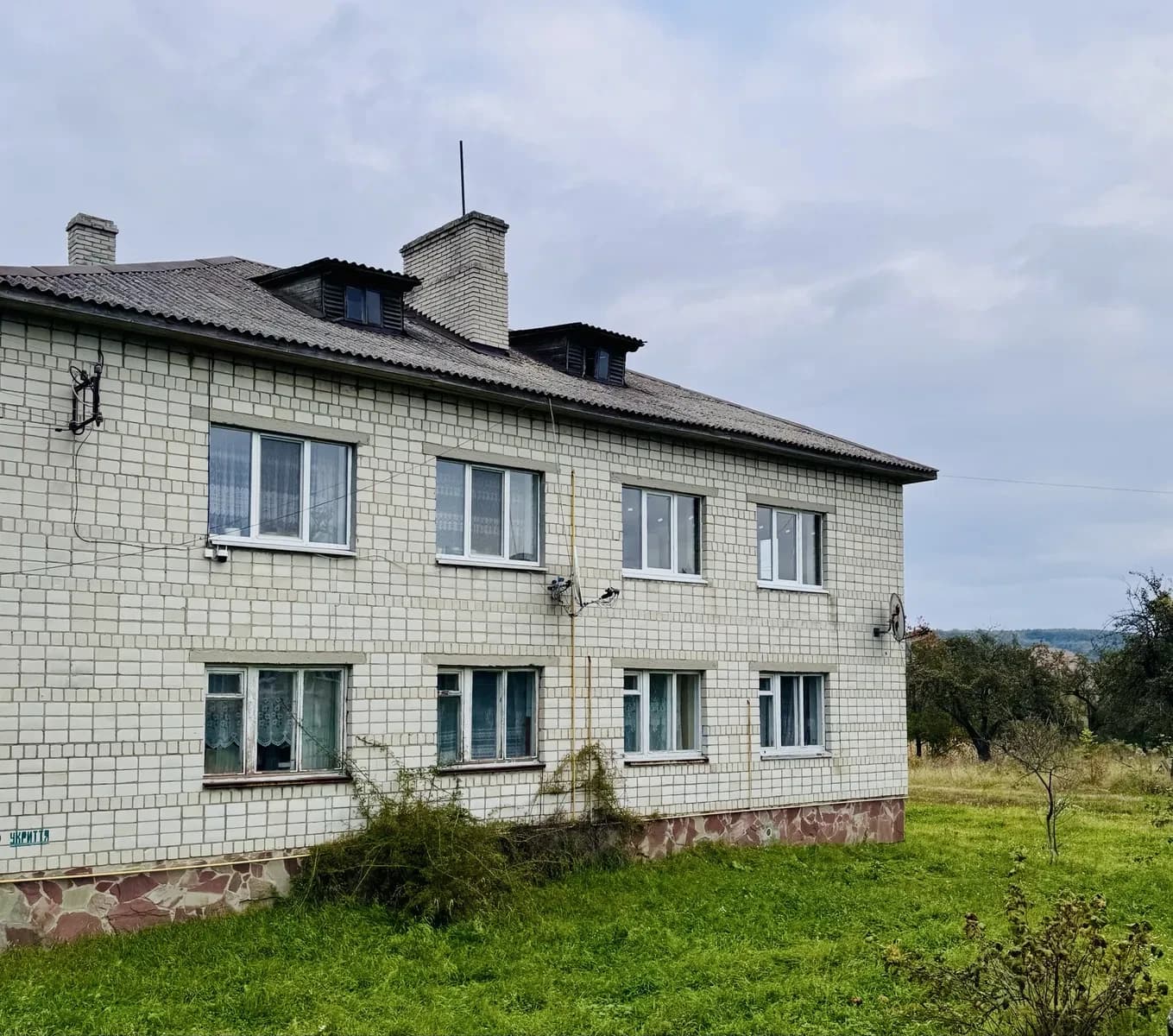 3-кімнатна квартира, Вибранівка: окремі кімнати, дві печі, школа навпроти