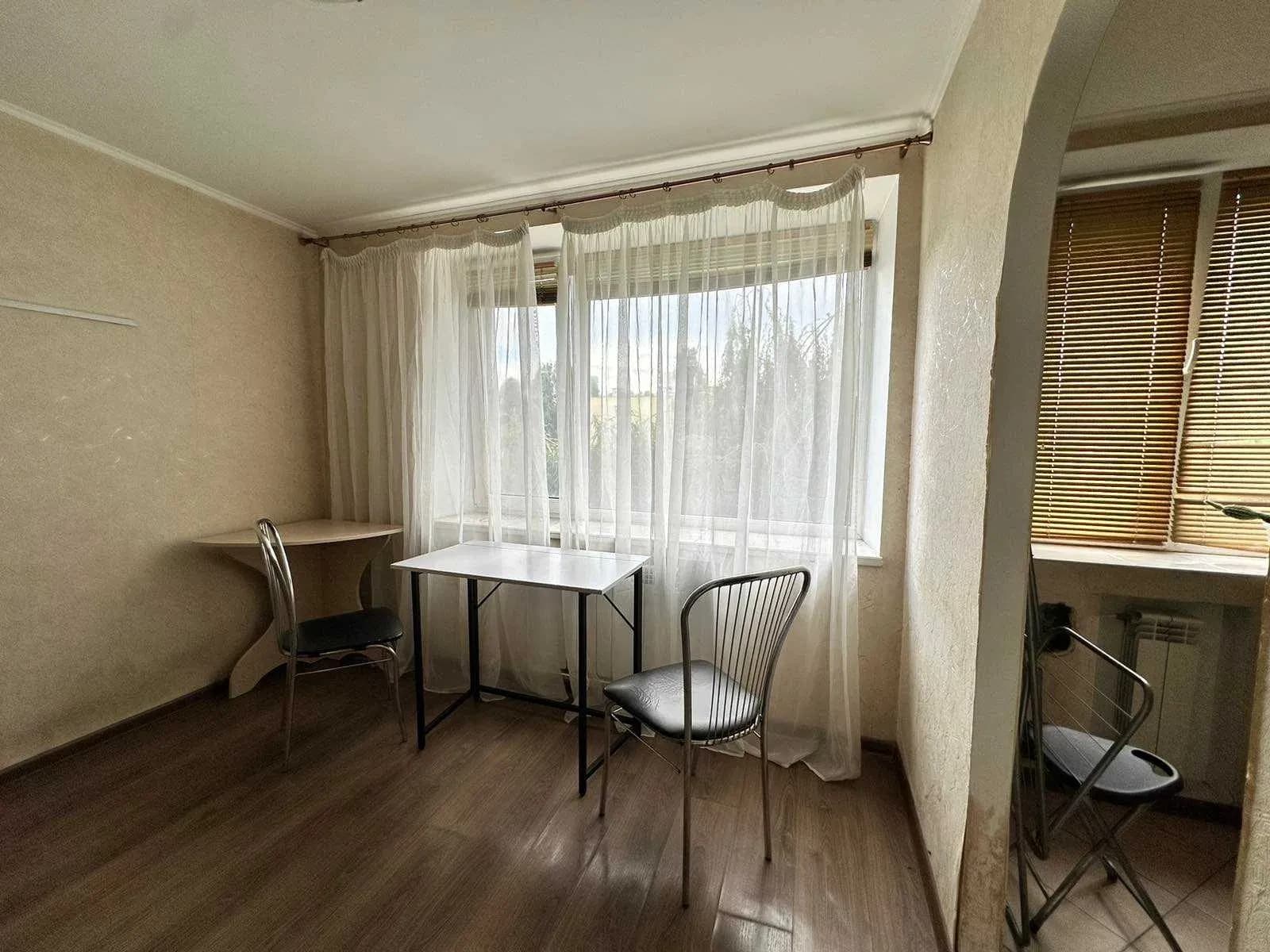 Гостинка, Святошинський: косметичний ремонт, меблі й техніка - фото 3
