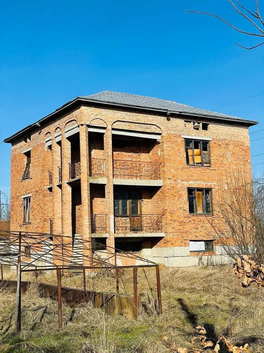 Недобудова, Раневичі: 70% готовності, гараж, 1 хв до Дрогобича - фото 1
