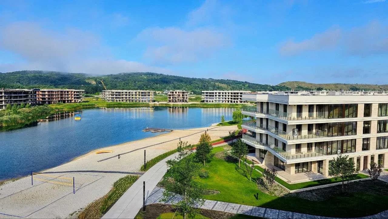 3-кімнатна квартира у ЖК Park Lake City: тераса, вид на озеро
