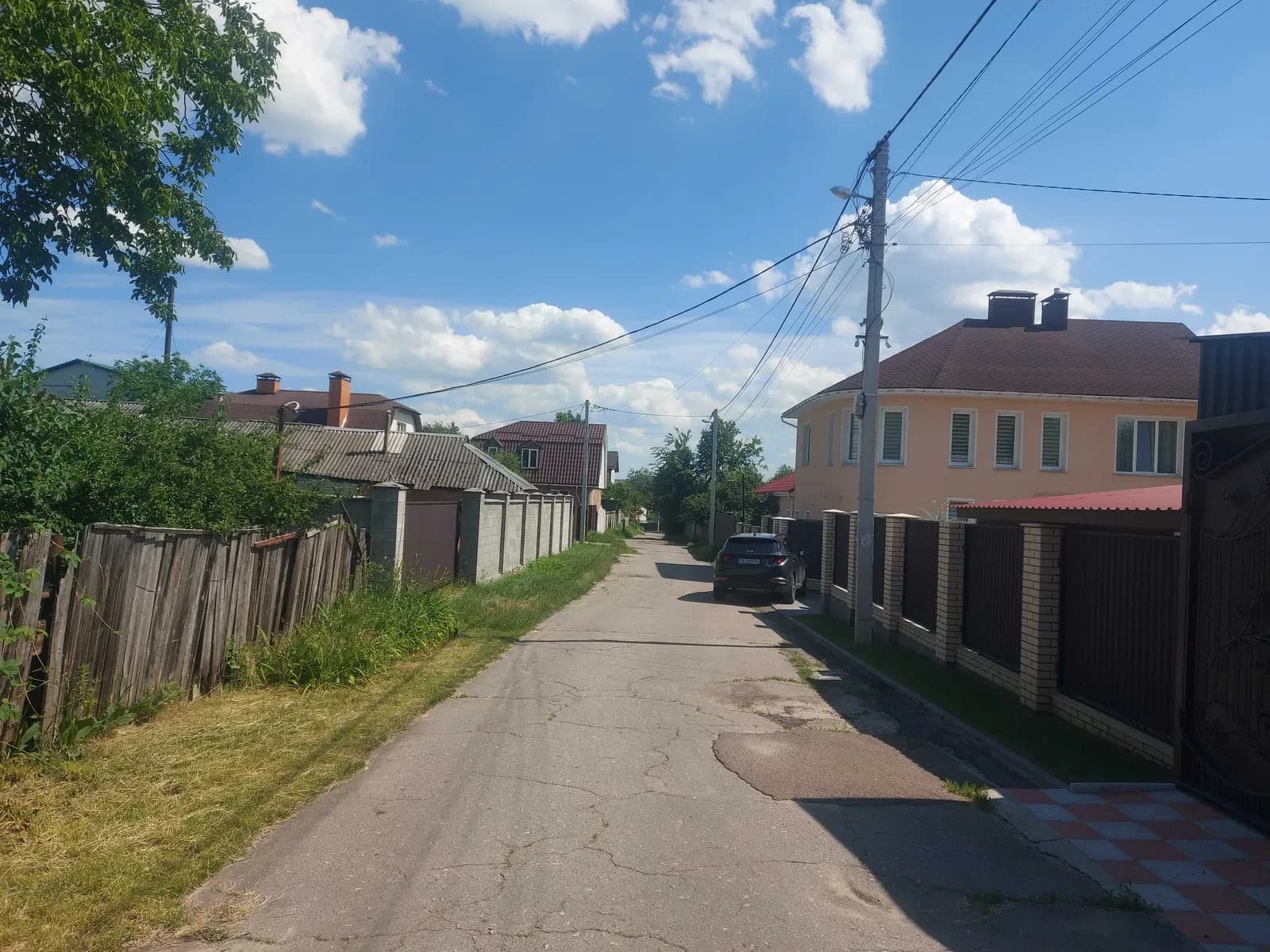 Ділянка 10 соток, 5 Кутів: будинок під перебудову, світло й газ