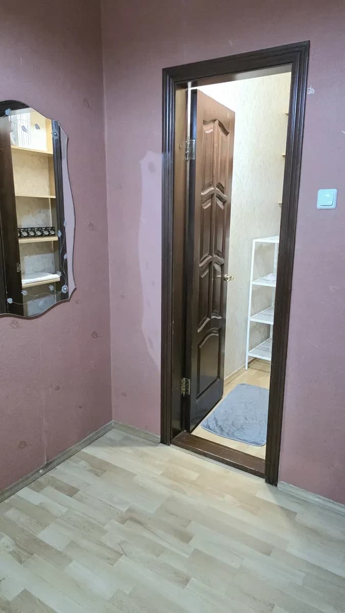 1-кімнатна квартира, Дарницький: метро Позняки, 2 дивани - фото 5
