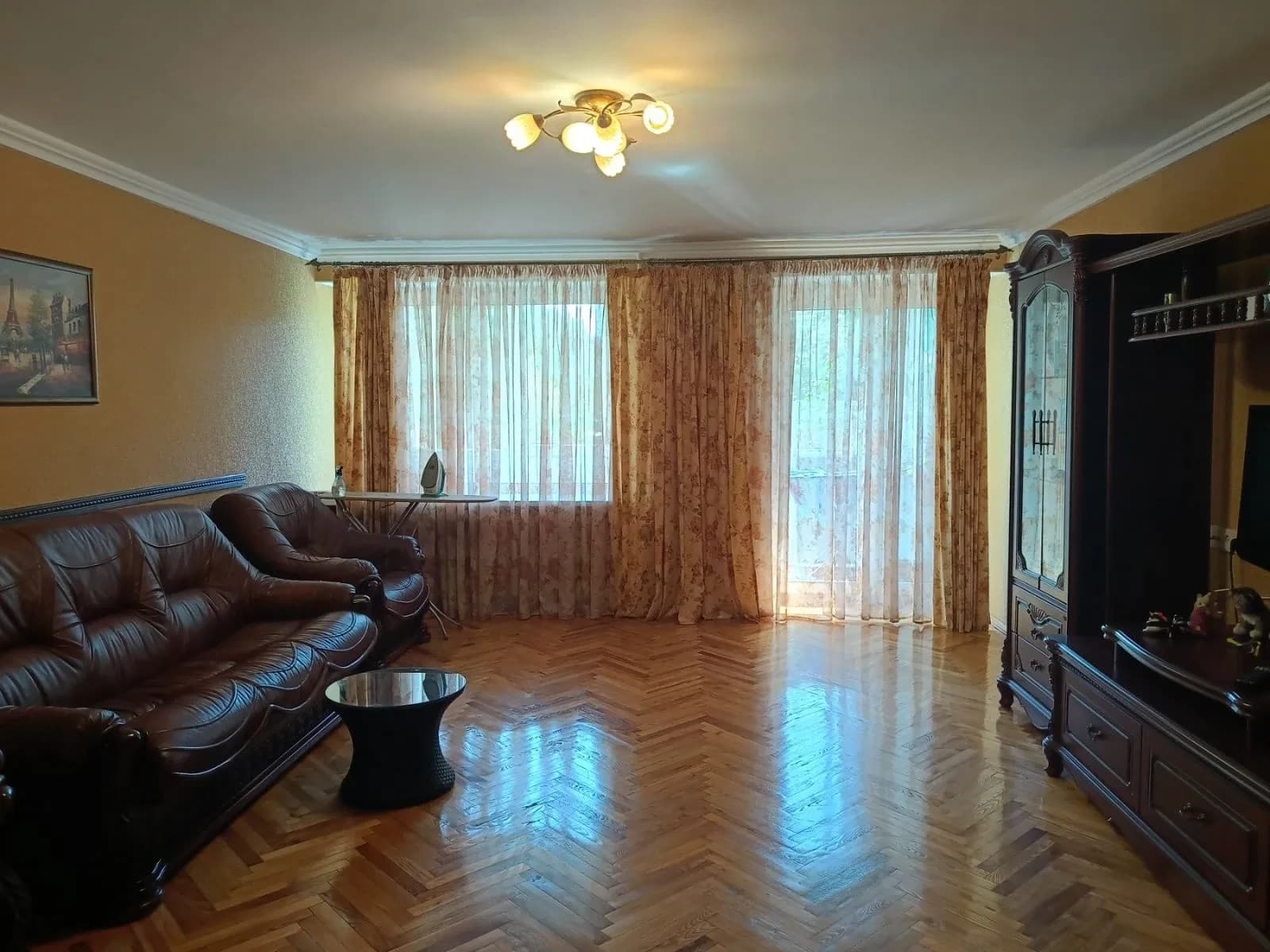 2-кімнатна квартира, Печерський: біля Ботсаду, лоджія 10 м²