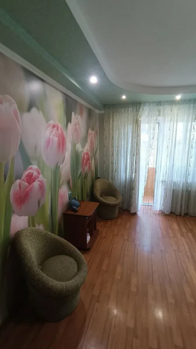 2-кімнатна квартира, Біла Церква: кухня-студія, 2 балкони, косметичний ремонт - фото 5