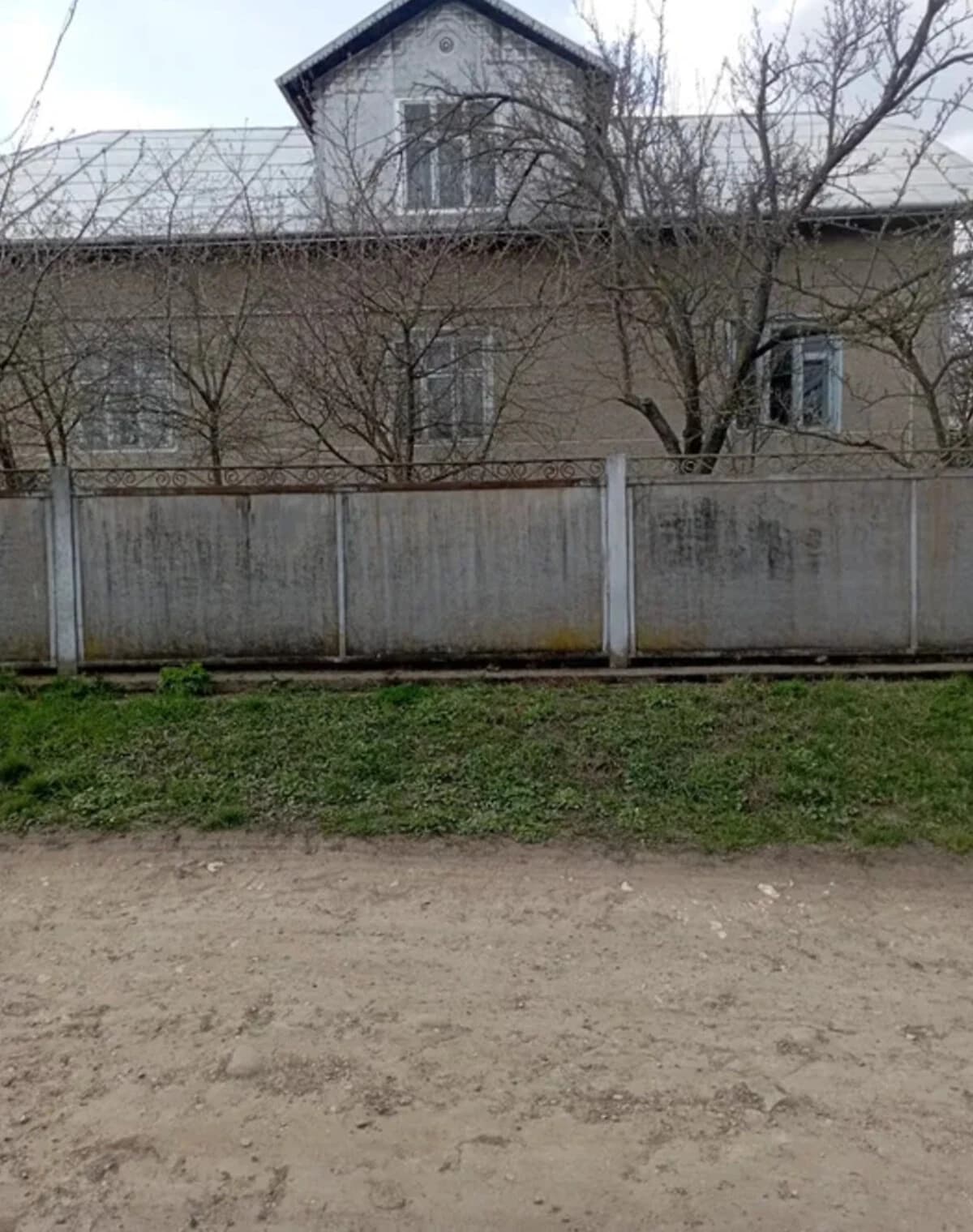 Будинок, Гончарів: гараж, 80 соток, літня кухня