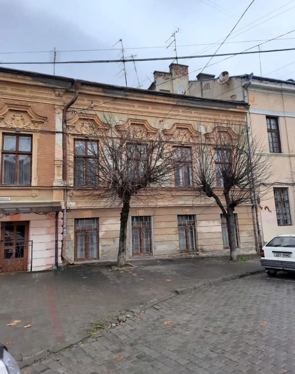1-кімнатна квартира, Першотравневий: цегляні стіни, внутрішній двір - фото 1
