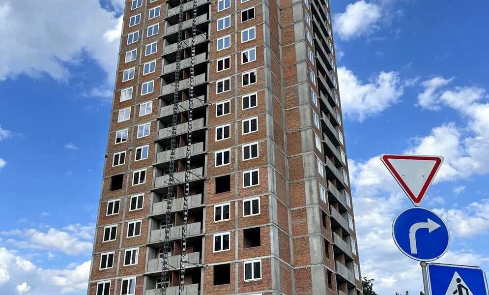 2-кімнатна квартира у ЖК Еврика: Іподром 7 хв пішки, моноліт