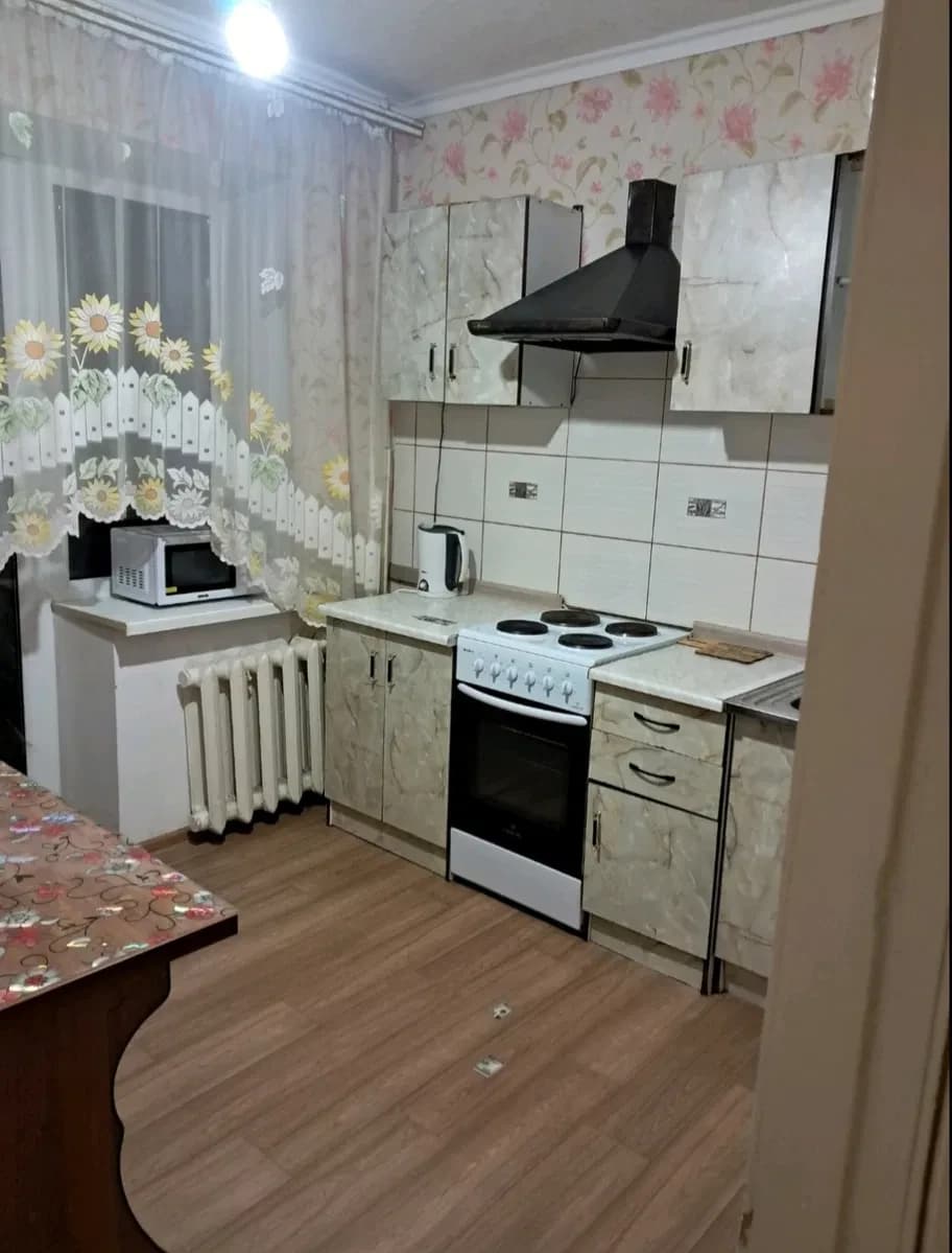 1-кімнатна квартира, Комунарський: біля кінотеатру Космос, лоджія - фото 3