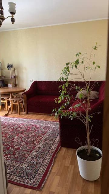 3-кімнатна квартира, центр: двостороння, дві лоджії, парковка