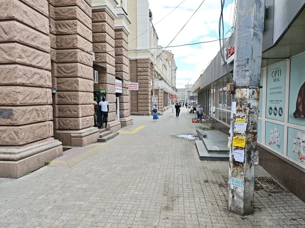 Магазин, Центральний: фасадне приміщення, зал 54,4 м², метро поруч - фото 3