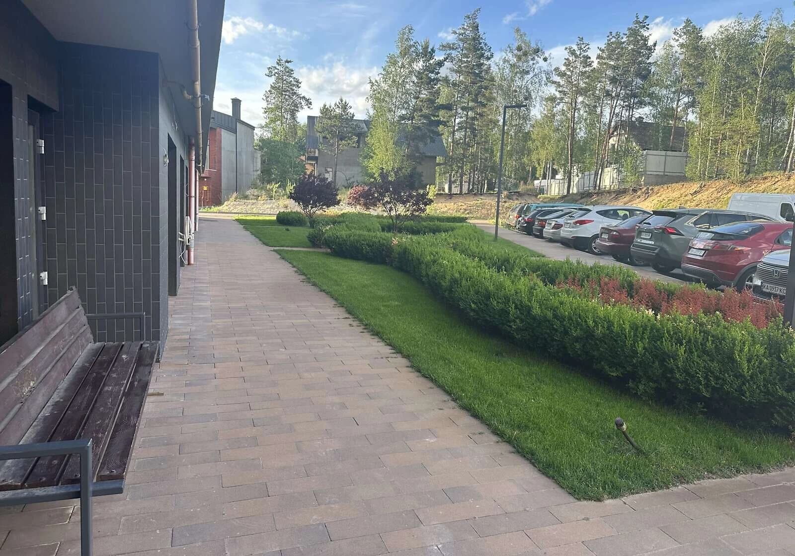 2-кімнатна квартира, Гостомель: без ремонту, укриття в будинку