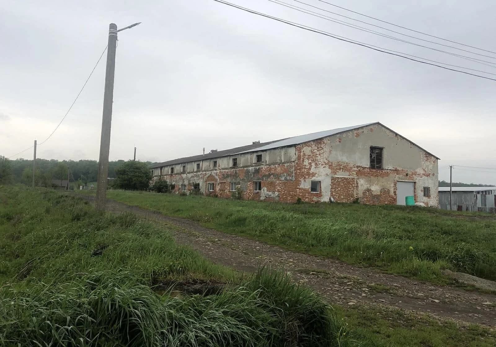Спеціальне приміщення, Рахиня: окрема будівля, 2000 соток