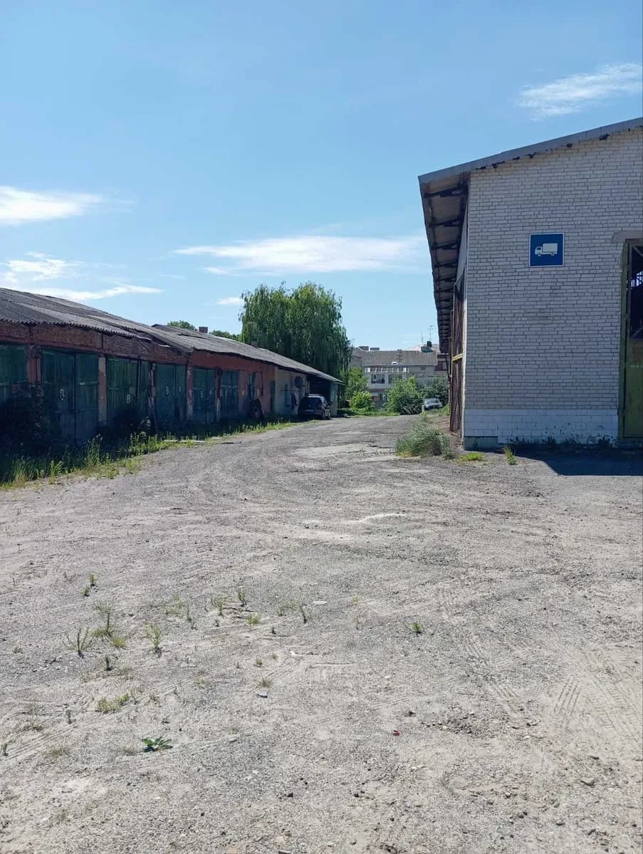 Комплекс нежитлових будівель, Винники: виїзд на М-06, огороджена територія - фото 3