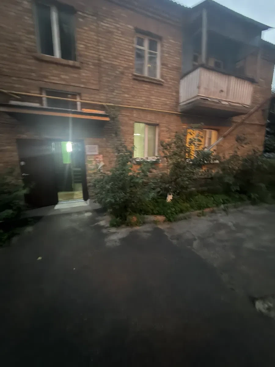 2-кімнатна квартира, Бровари: тепла, безпечний перший поверх