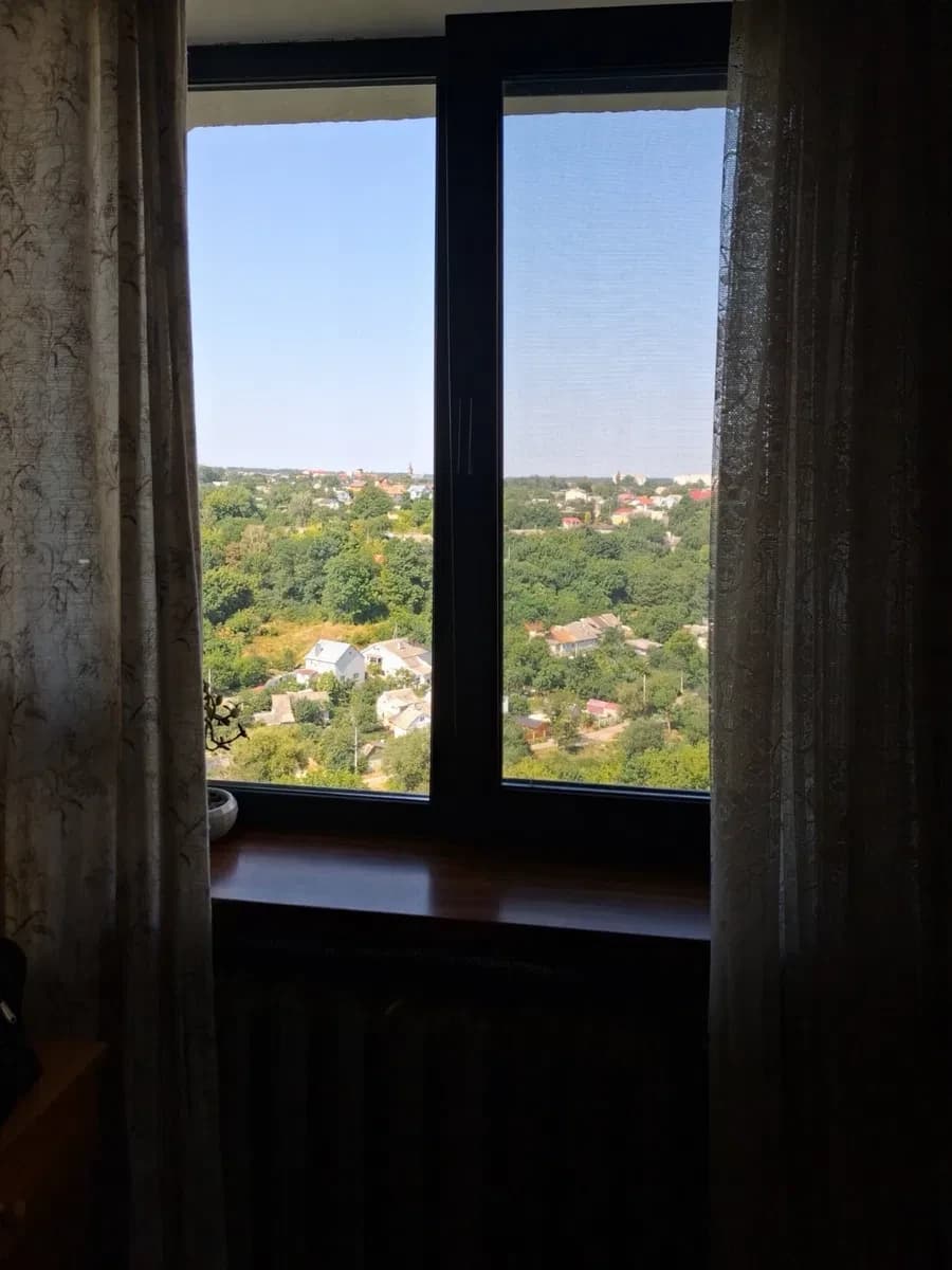 4-кімнатна квартира, Поділ: потребує ремонту, вільний продаж - фото 1