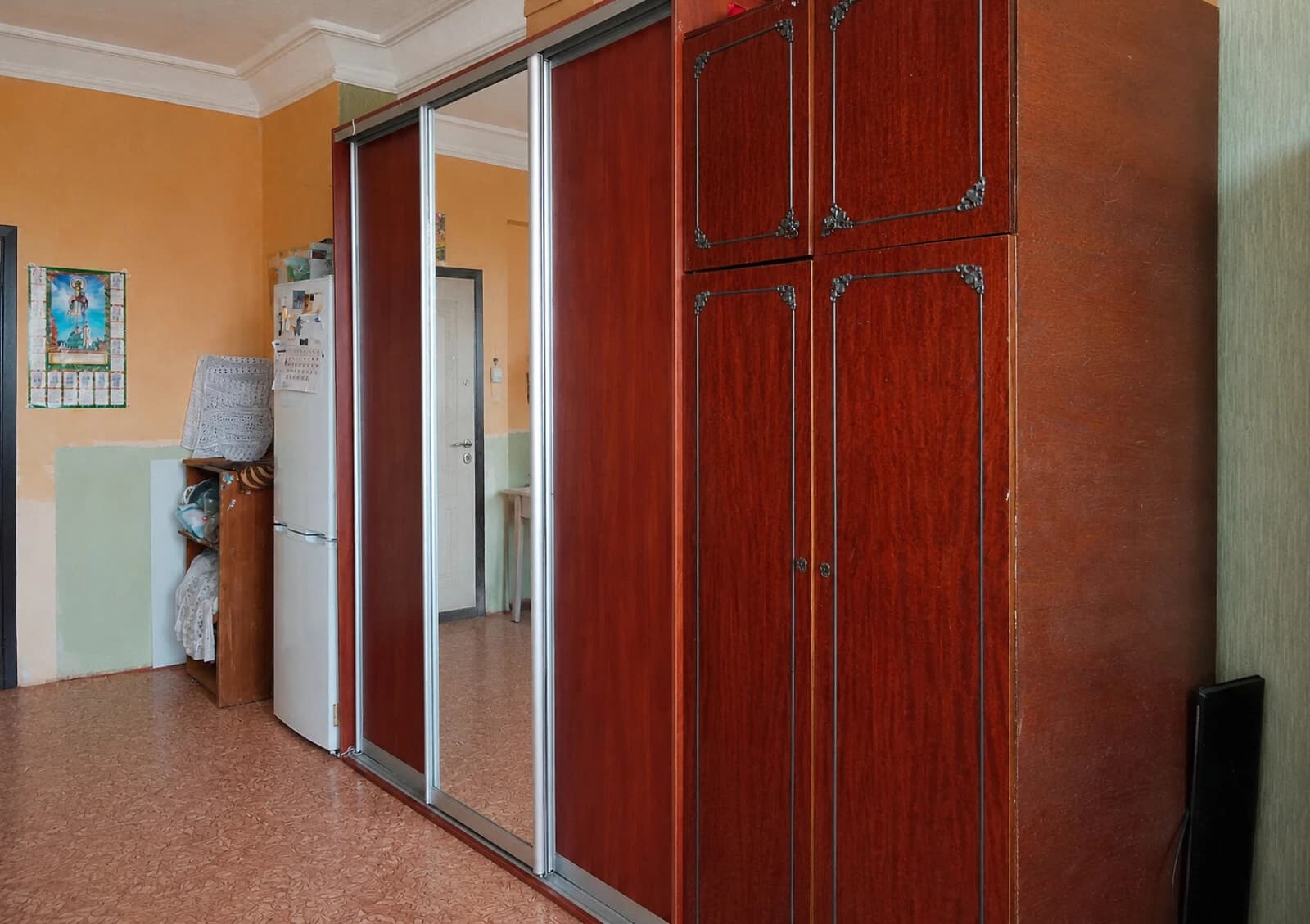 Кімната, ХТЗ: укриття врівень із землею, вода й опалення без світла - фото 3