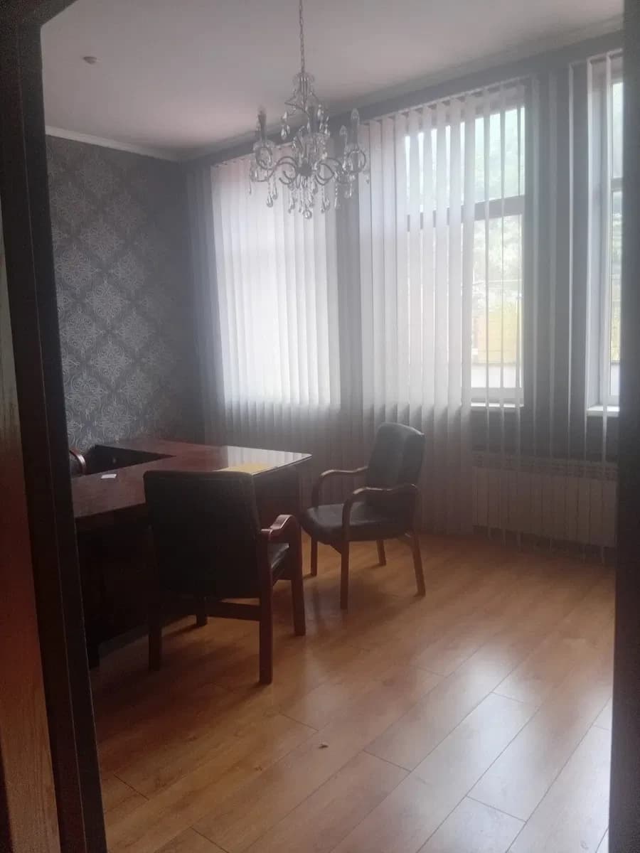 Офіс, Виноградів: 2-й поверх, 4 кабінети, 2 входи - фото 5