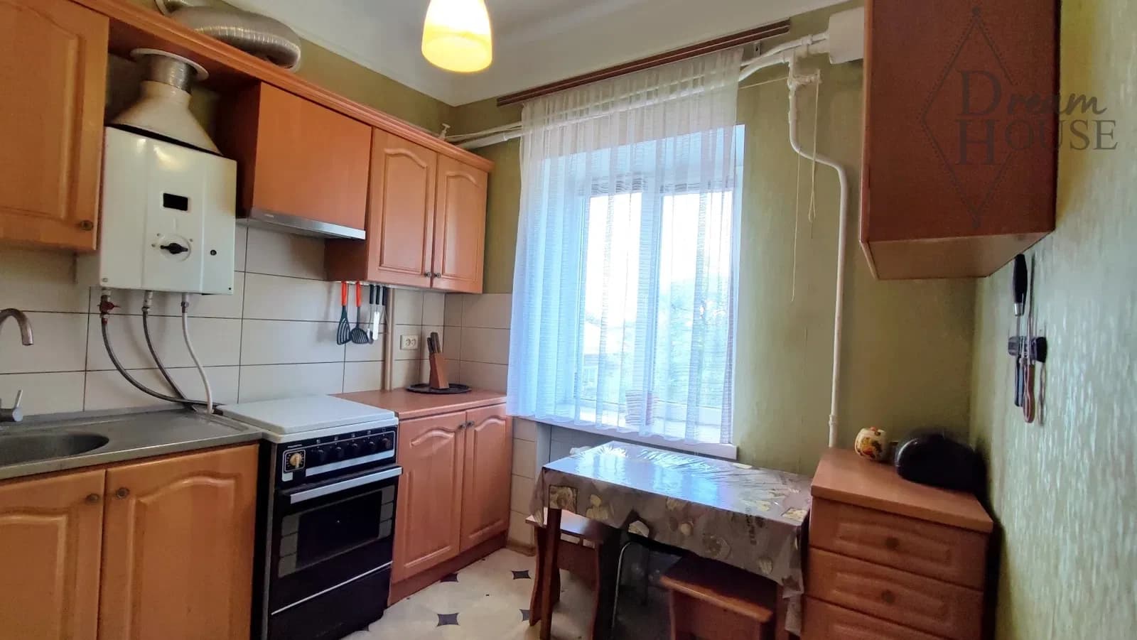 2-кімнатна квартира, Нововолинськ: житловий стан, центр