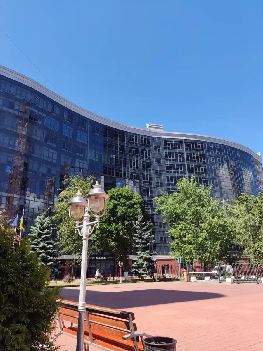 Офіси у БЦ Волна: панорамні вікна, метро Печерська за 3 хв - фото 1