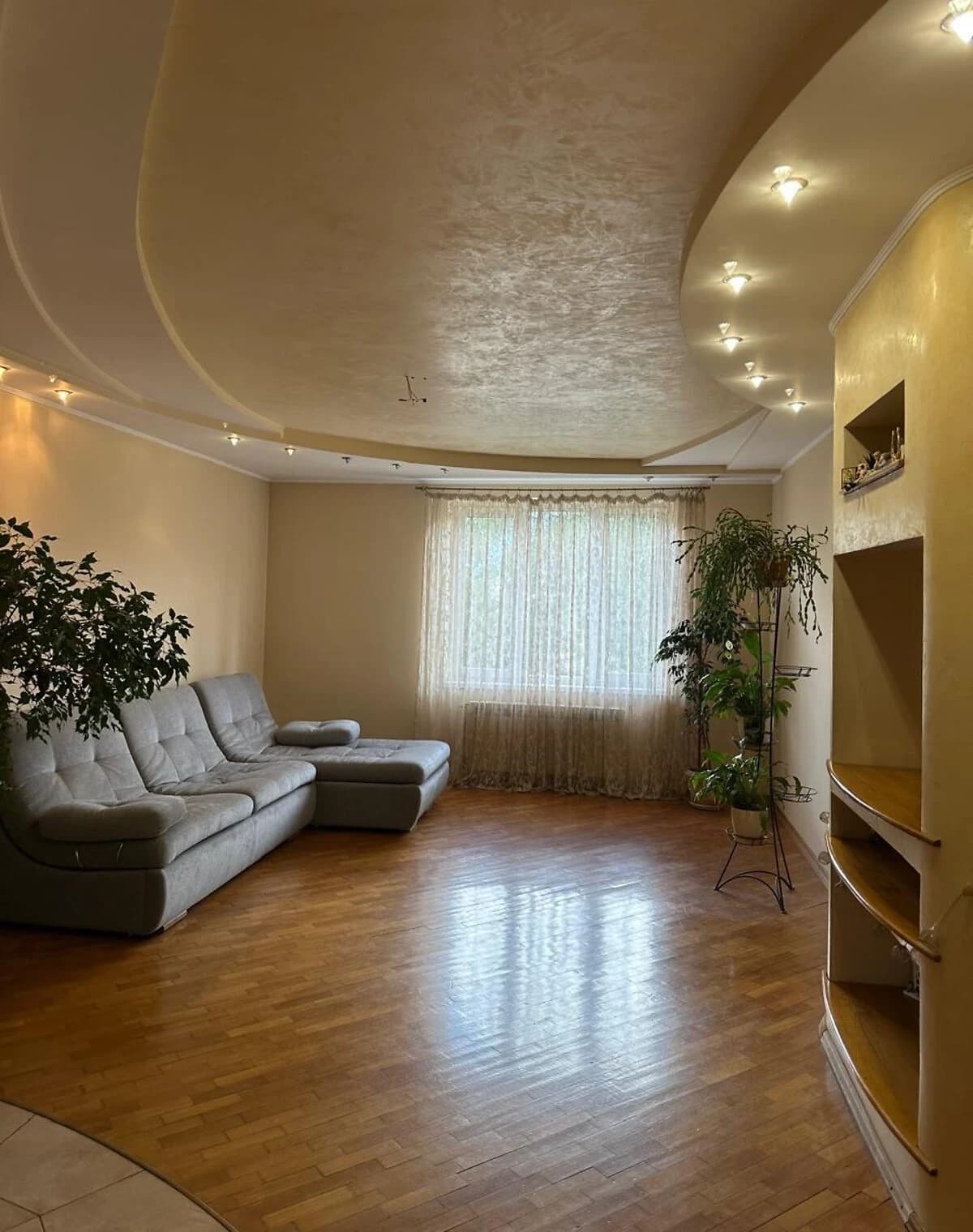 4-кімнатна квартира, Ужгород: закріплене паркомісце, торг можливий - фото 3