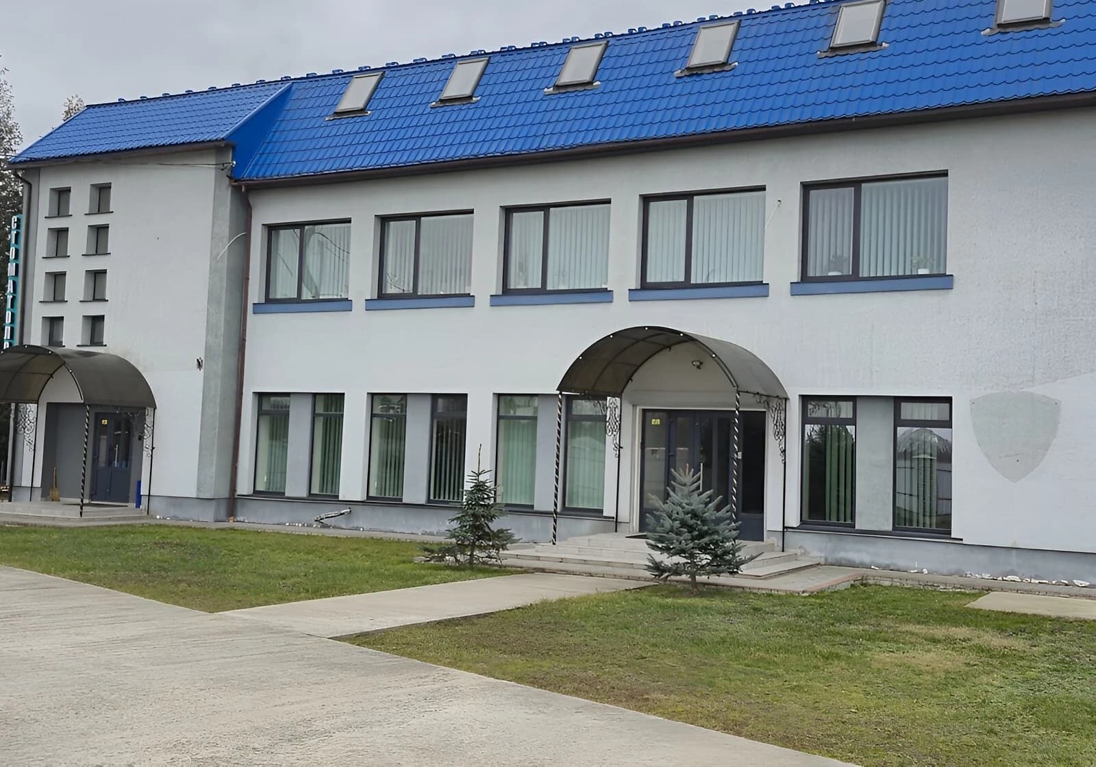 Офіс, Черніїв: 33 приміщення, мансарда, резервне живлення