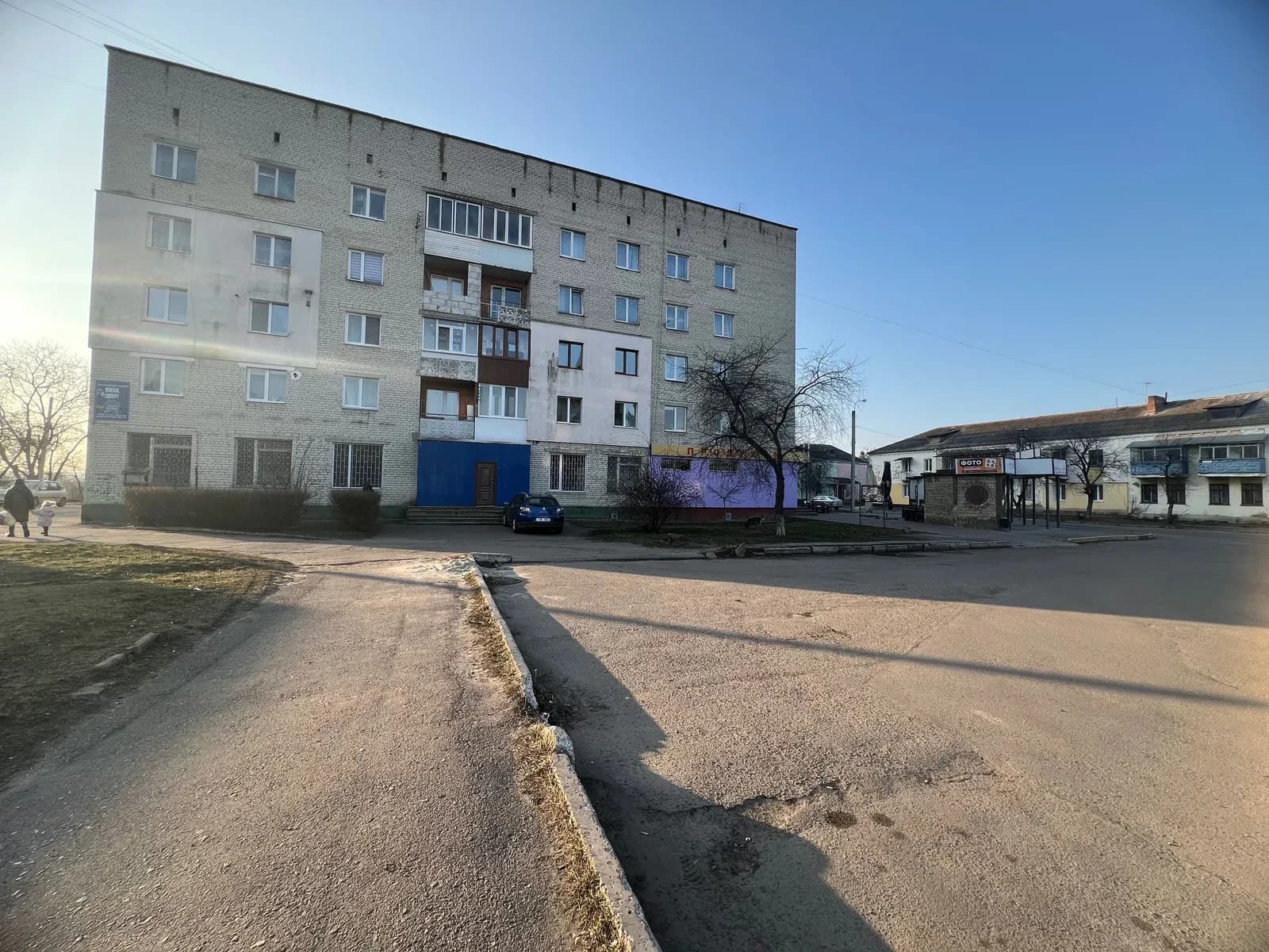 Приміщення, Здолбунів: центр міста, біля зупинки