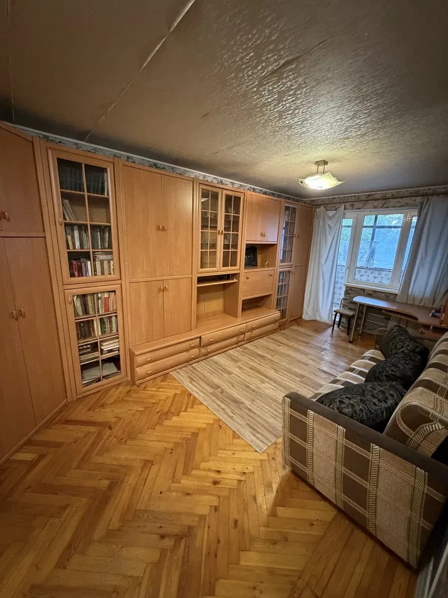 2-кімнатна квартира, Салтівський: житловий стан, балкон із льохом, метро пішки - фото 1