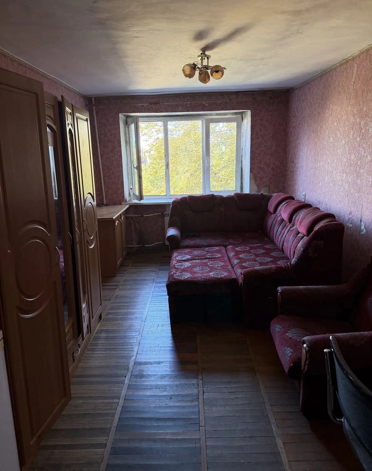 Кімната, Сирець: централізоване опалення, орендарі