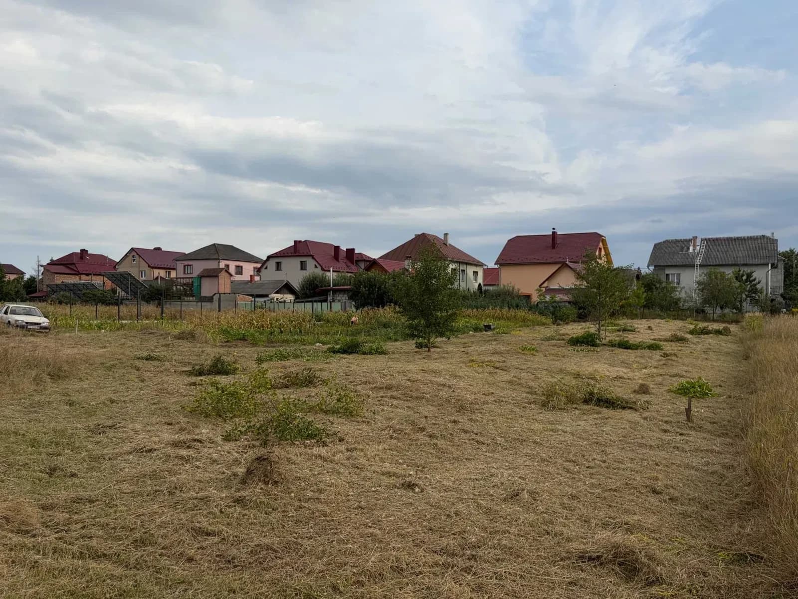Ділянка 7,06 соток, Опришівці: під забудову, комунікації на межі - фото 1