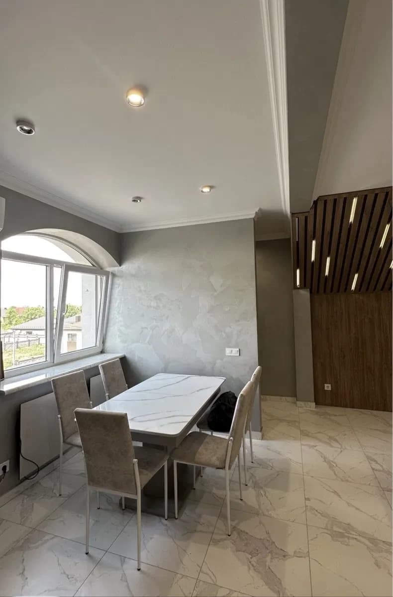 4-кімнатна квартира, Рівне: гараж 45 м², клубний будинок, єОселя - фото 4
