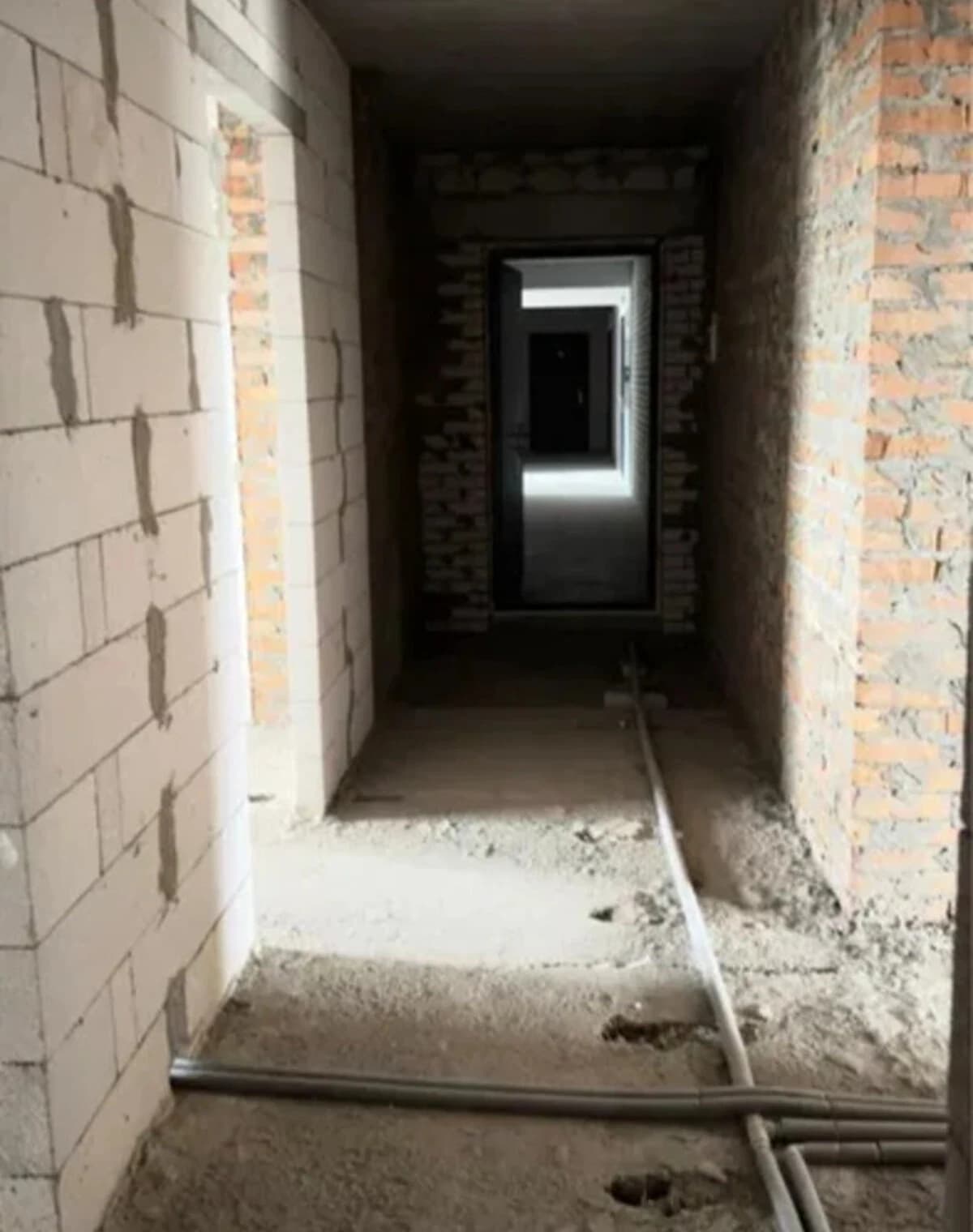 2-кімнатна квартира, Кобищани: 2 санвузли, чорнова штукатурка - фото 5