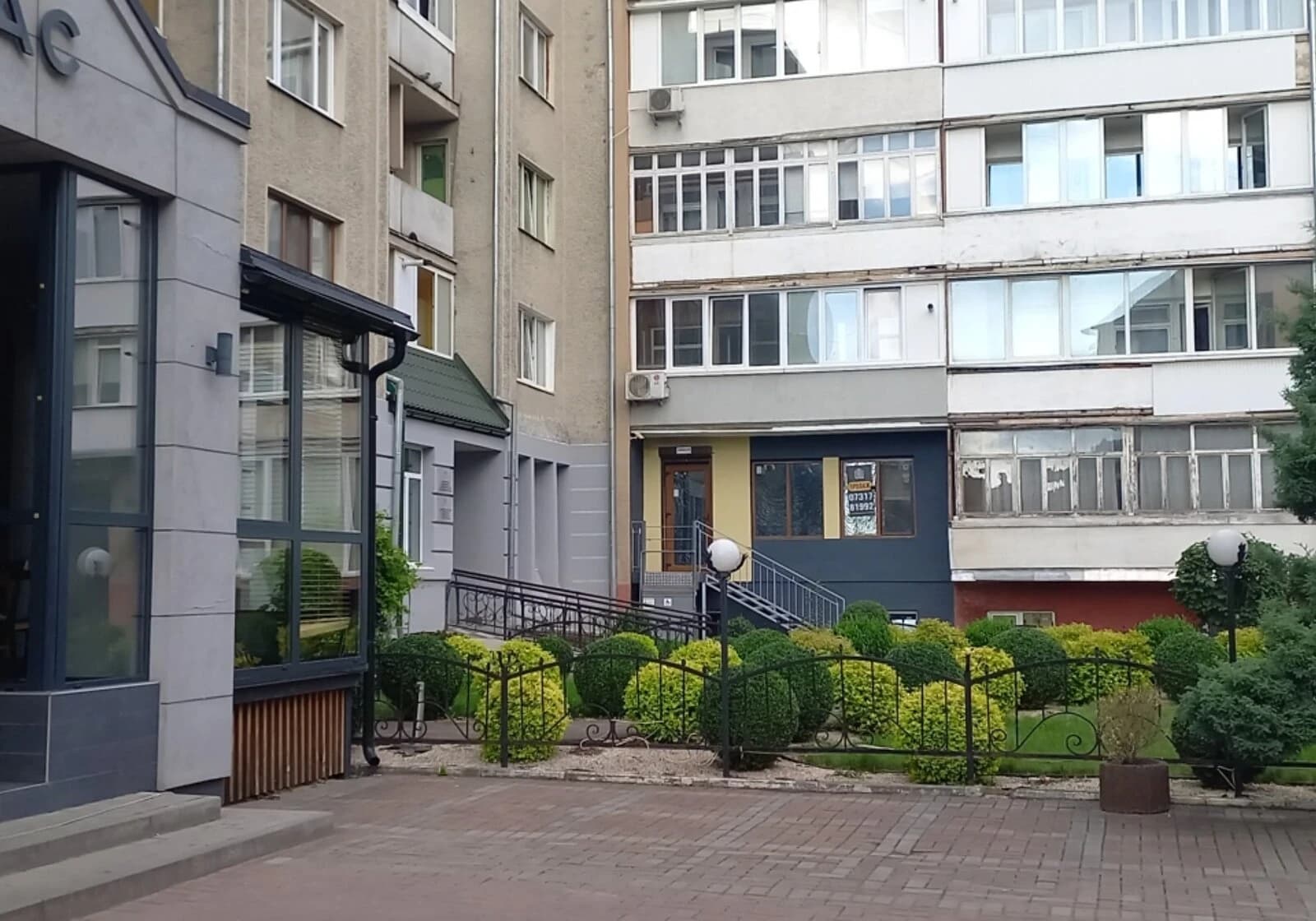 Комерційне приміщення, Центр: фасадне, пандус, захисні ролети - фото 3