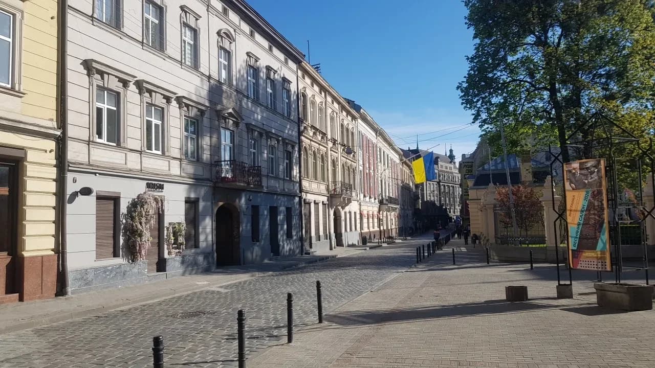 Приміщення, Галицький: фасадне, навпроти Палацу Потоцьких - фото 4