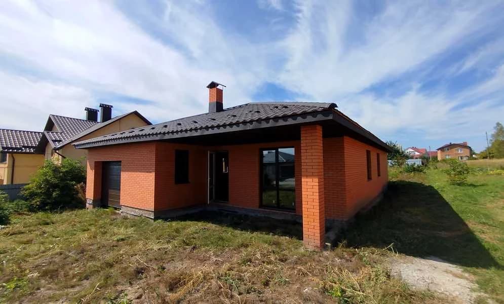 Будинок, Дивокрай: гараж, тераса 12 м², ділянка 10 соток