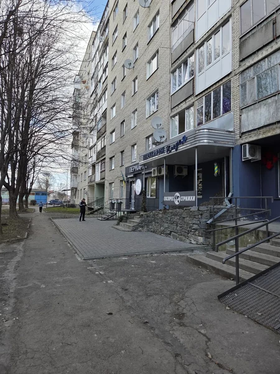 Приміщення, Луцьк: фасадне, два входи, ремонтні канікули - фото 4