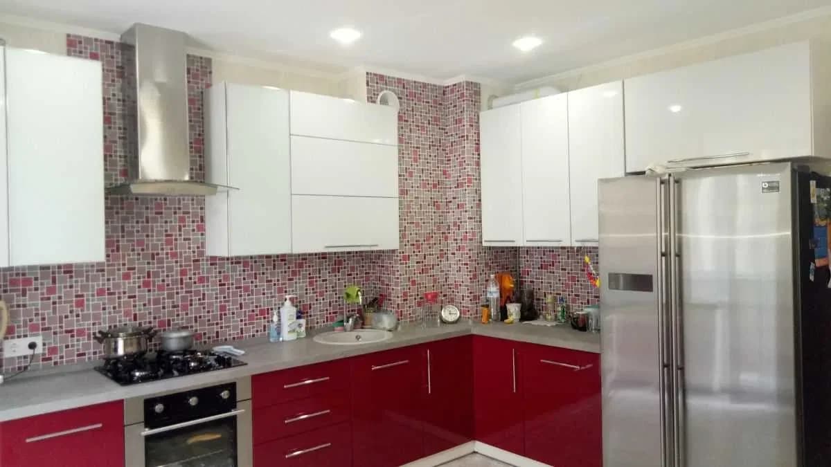 2-кімнатна квартира, Проліски: генератор, 3 балкони, сосновий парк