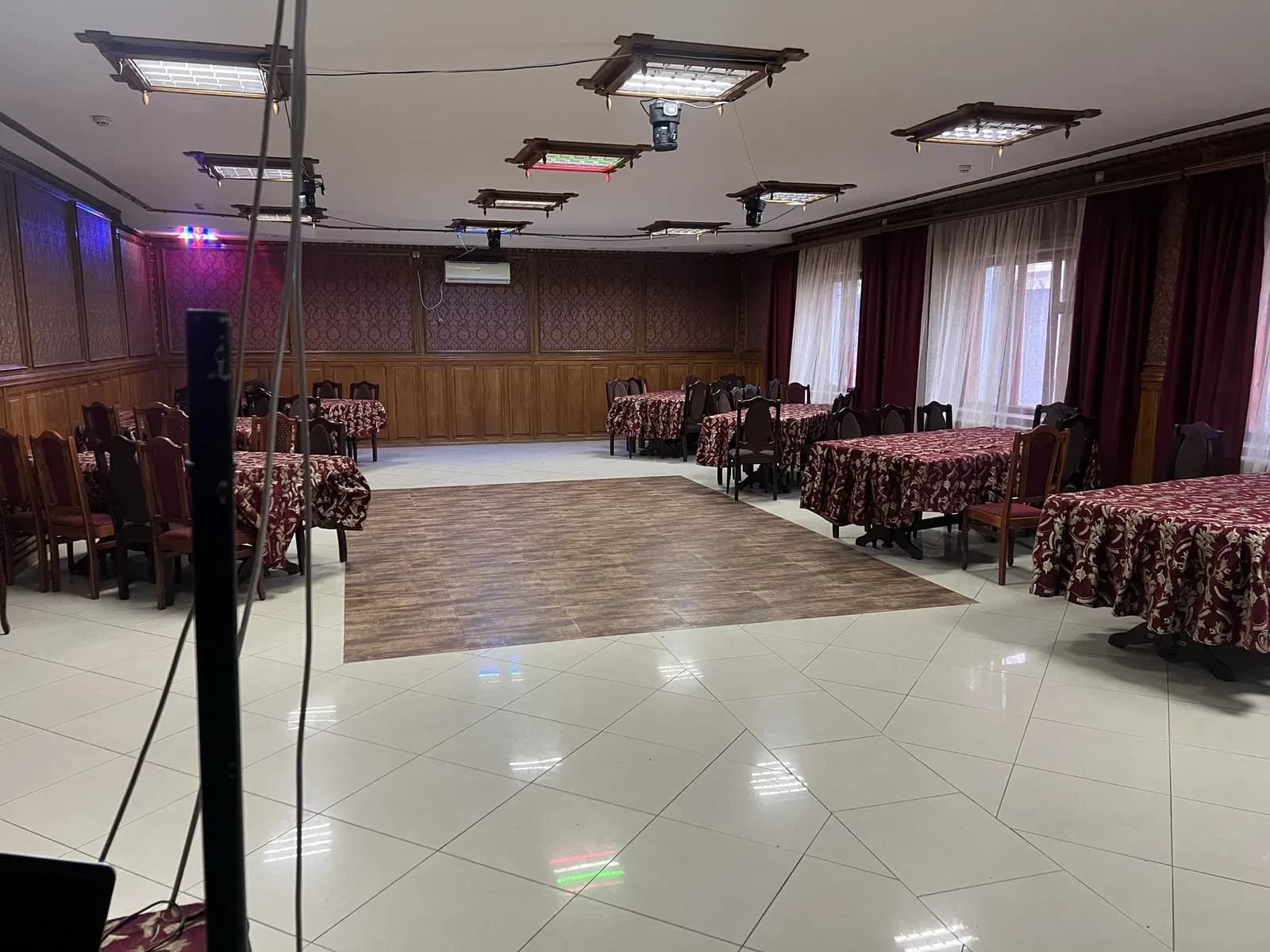 Бар-ресторан «Фуршет», Копичинці: генератор, панорамні вікна - фото 5