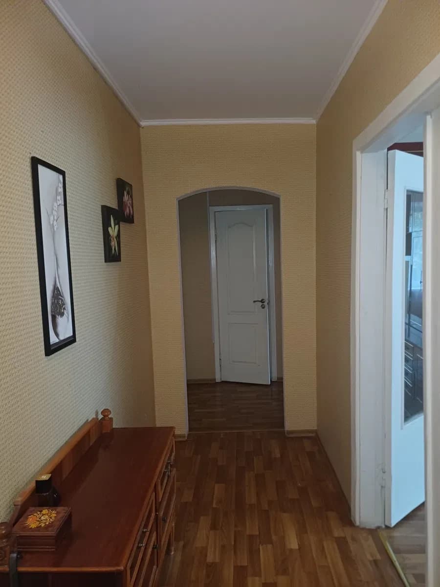 3-кімнатна квартира, ЮЗР: євроремонт, велика лоджія, балкон - фото 2