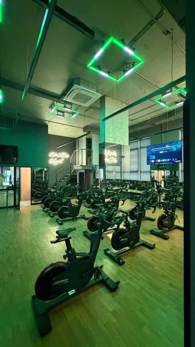 Бутик-студія у ЖК Парус City: 20 байків, власна парковка - фото 4