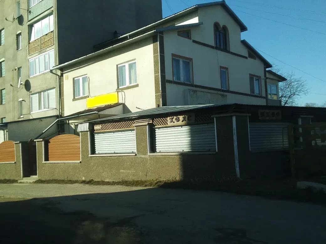 Приміщення, Волочиськ: під магазин, офіс або салон краси