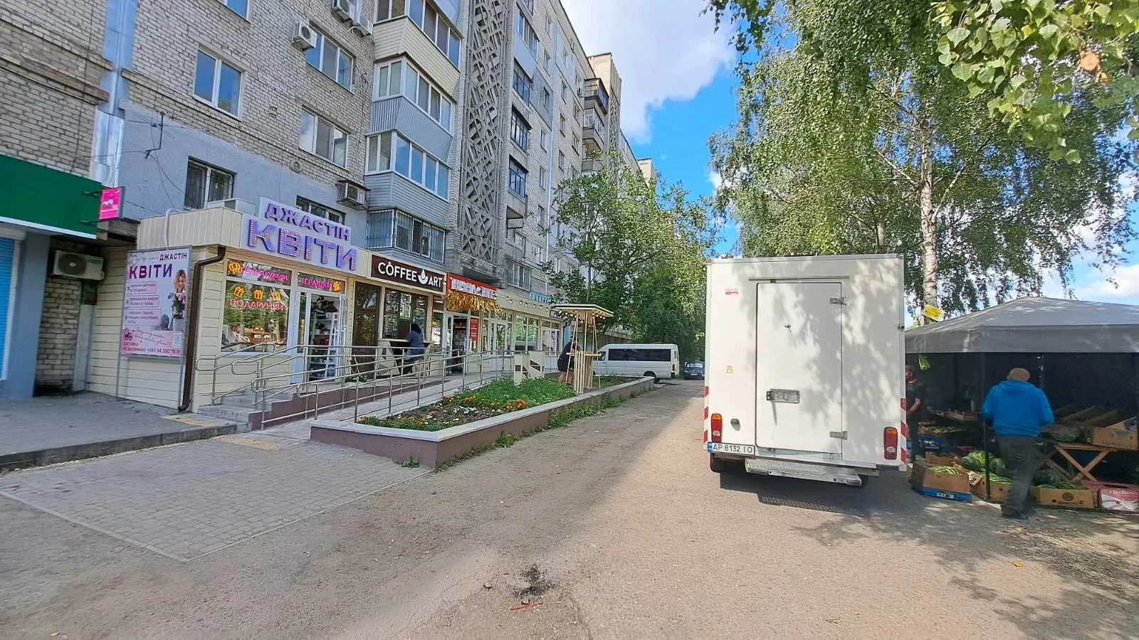 Приміщення, Комунарський: фасадне, окремі входи, великий трафік людей - фото 2