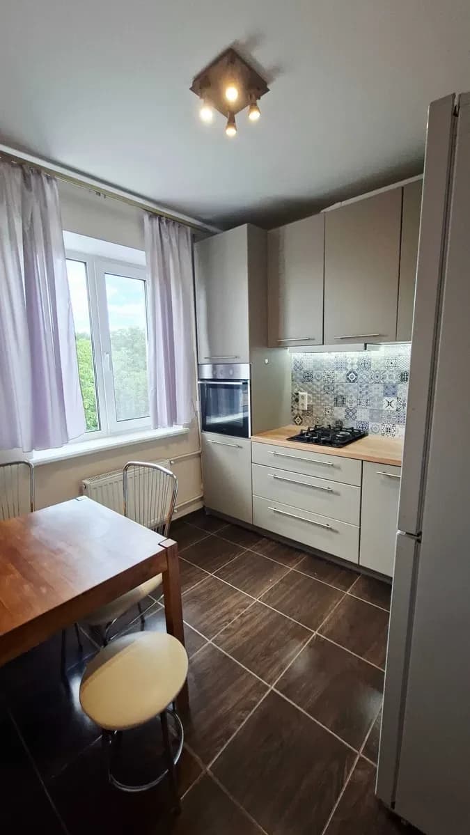 2-кімнатна квартира, Вишгород: кладова 1,6 м², утеплений фасад - фото 3