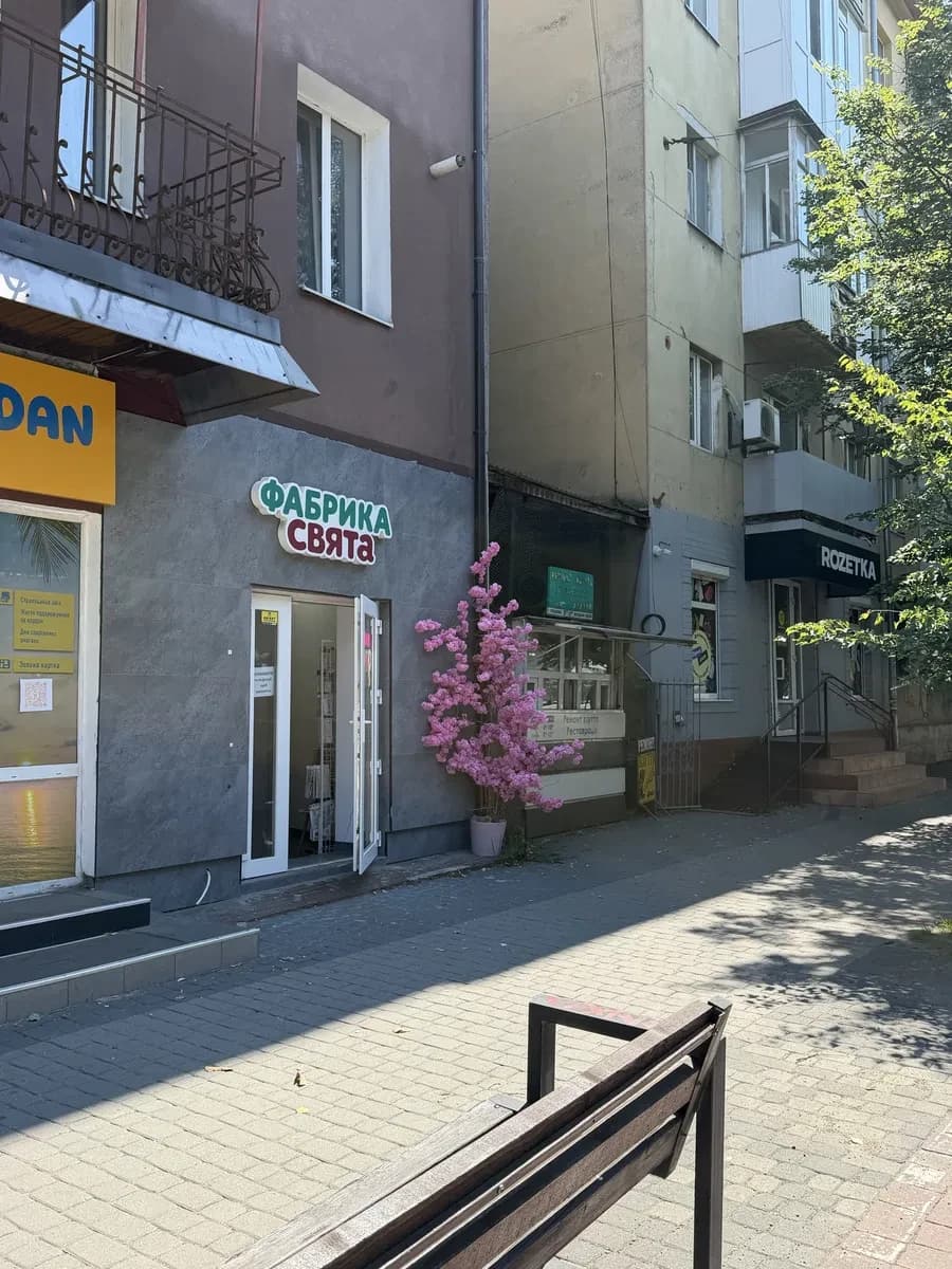 Приміщення, Івано-Франківськ: власний санвузол, свіжий ремонт - фото 1